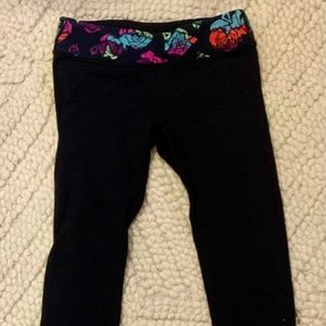 Black Ivivva Capri Leggings